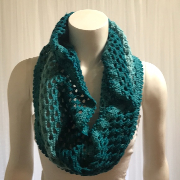 New Hand made Knit Scarfs - Picture 5 of 6
